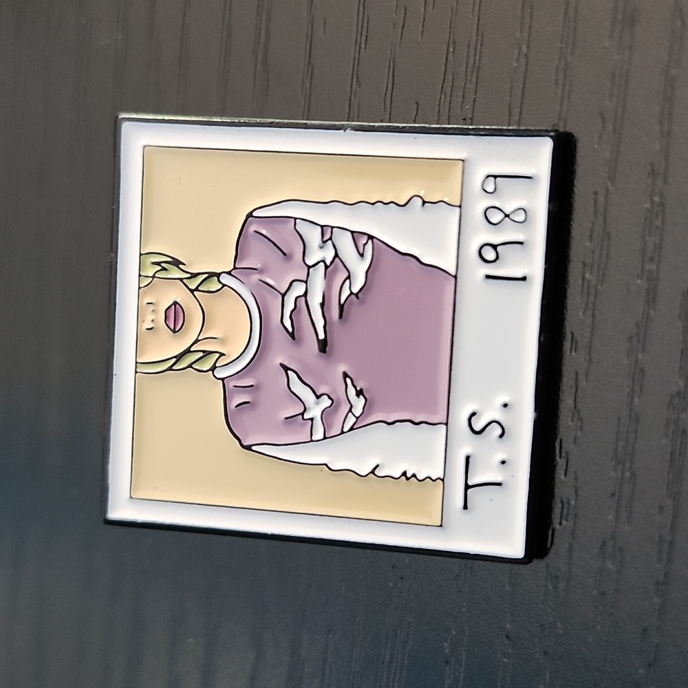 Taylor Swift (1989) Enamel Pin
